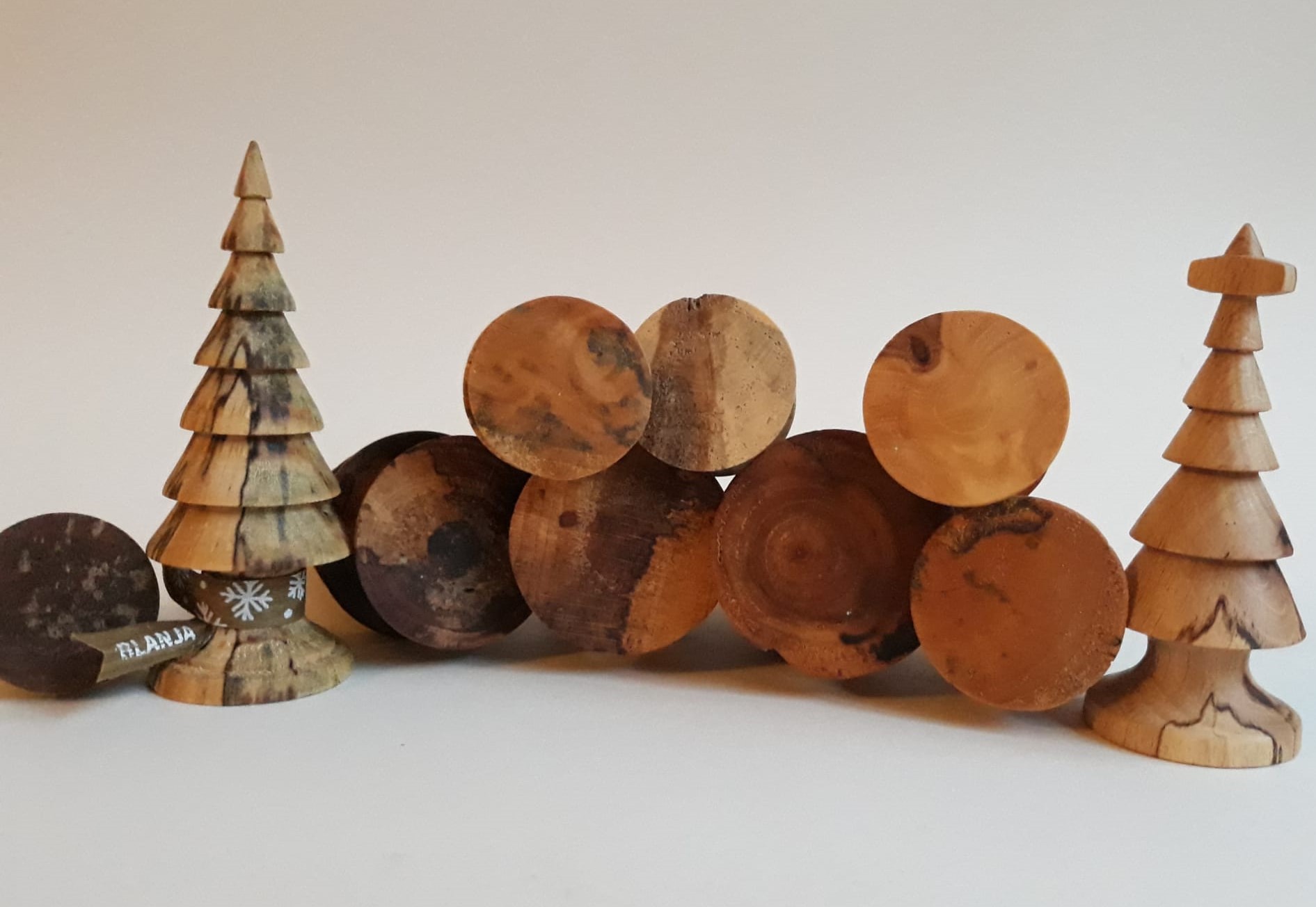 HolzBäumchen groß aus verschiedenen Holzsorten