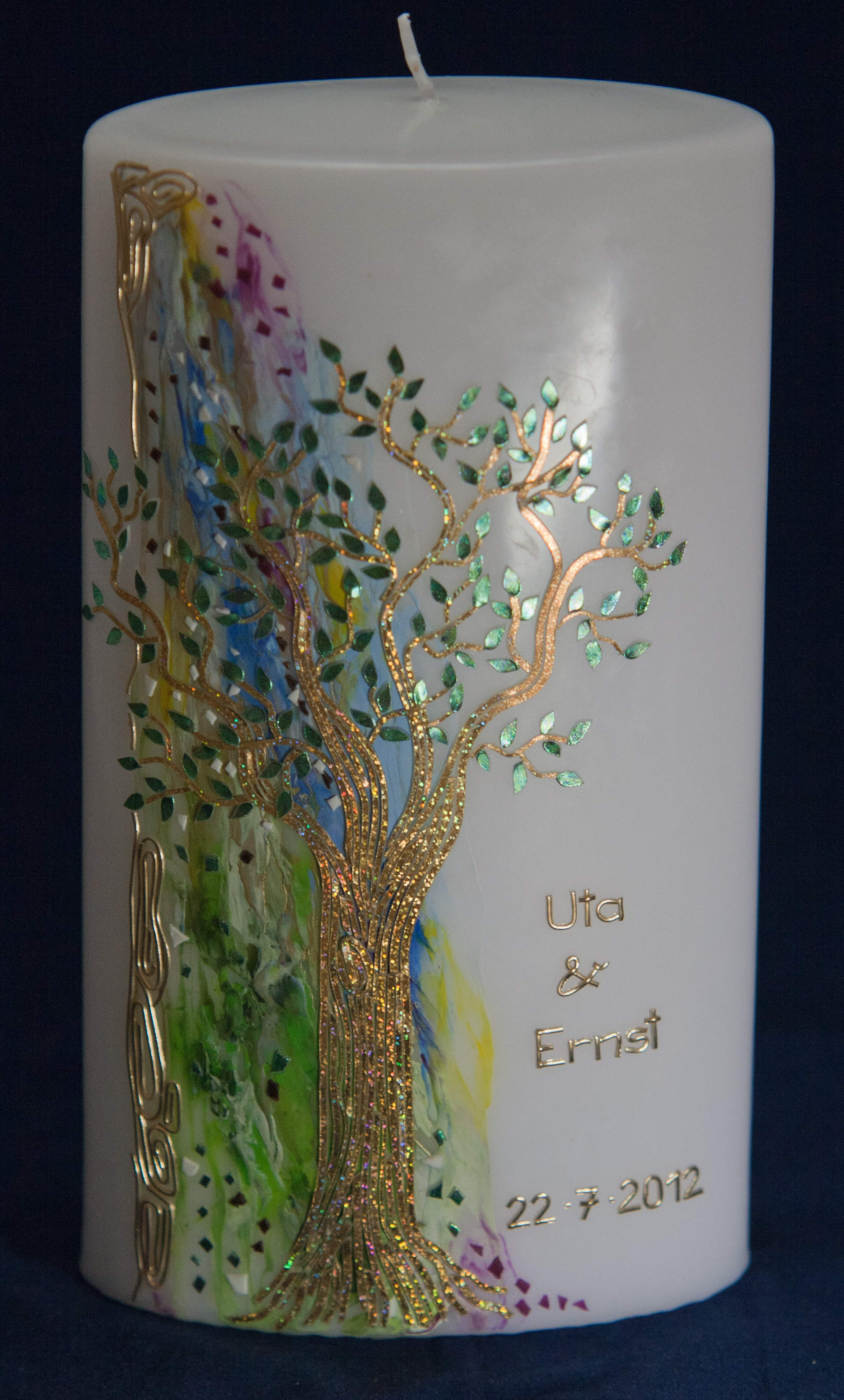 Hochzeitskerze mit bemaltem Hintergrund und glitzerndem Baum. Sonderanfertigung für einen Künstler