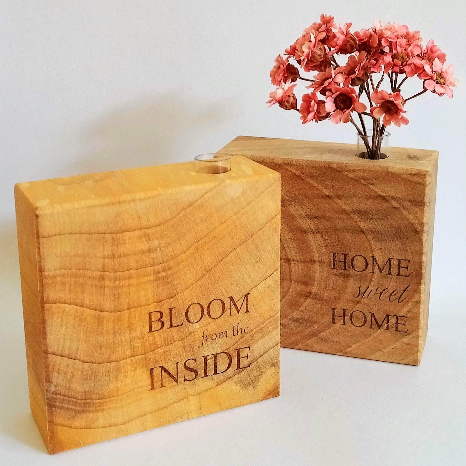 Holz-Vase mit Text, Nuss, quadratisch klein