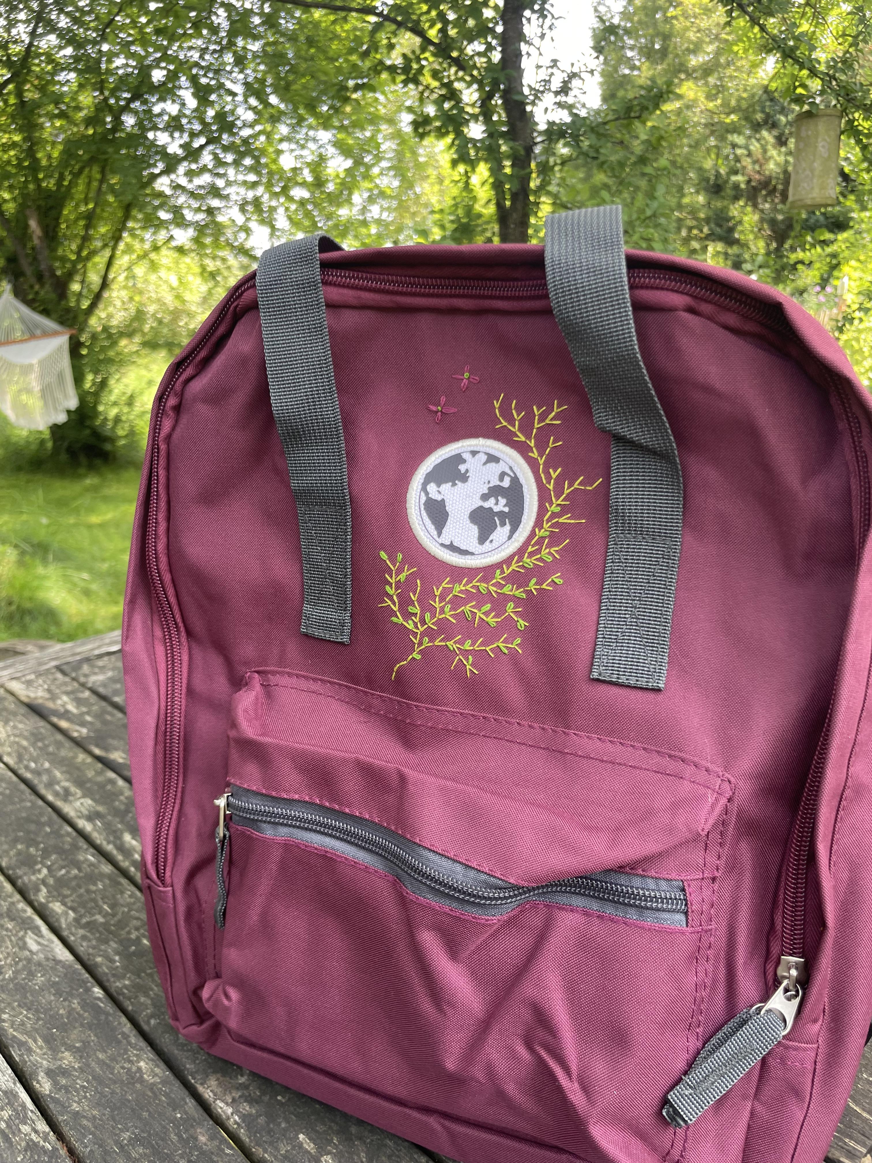 handbestickter Rucksack bordeaux/grau