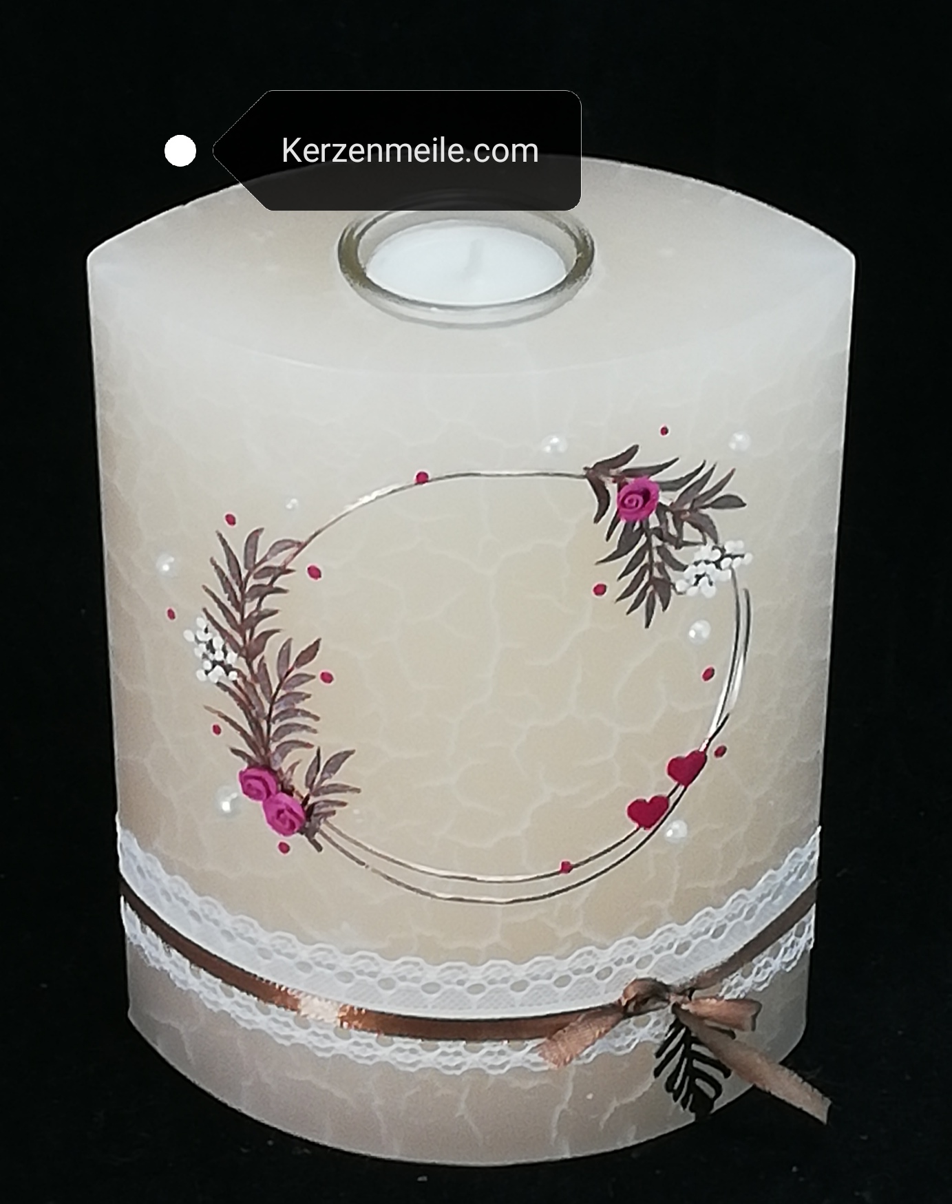 Vintage-Hochzeitskerze mit Blätterkranz, Rosen und Spitzenband