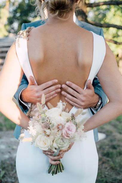 Brautstrauß weiß-grau-blush mit trockene Elemente