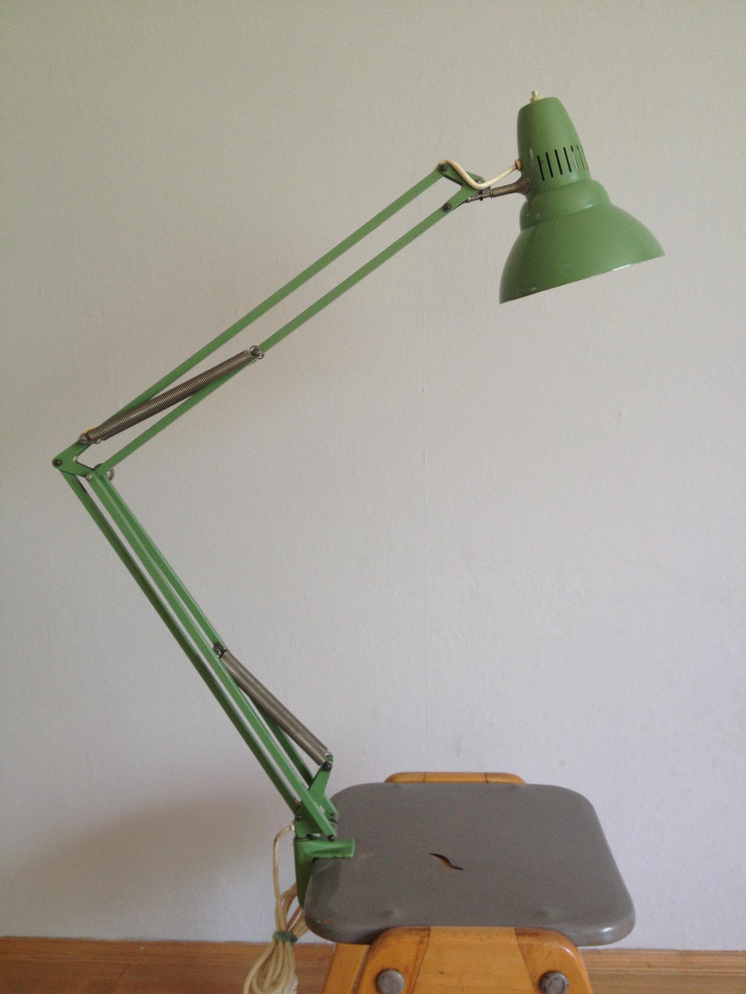 L1, ein Entwurf von Jac Jacobsen aus 1937, top Zustand, Schirm Ø 17 cm, h 19 cm, grün/innen weiß