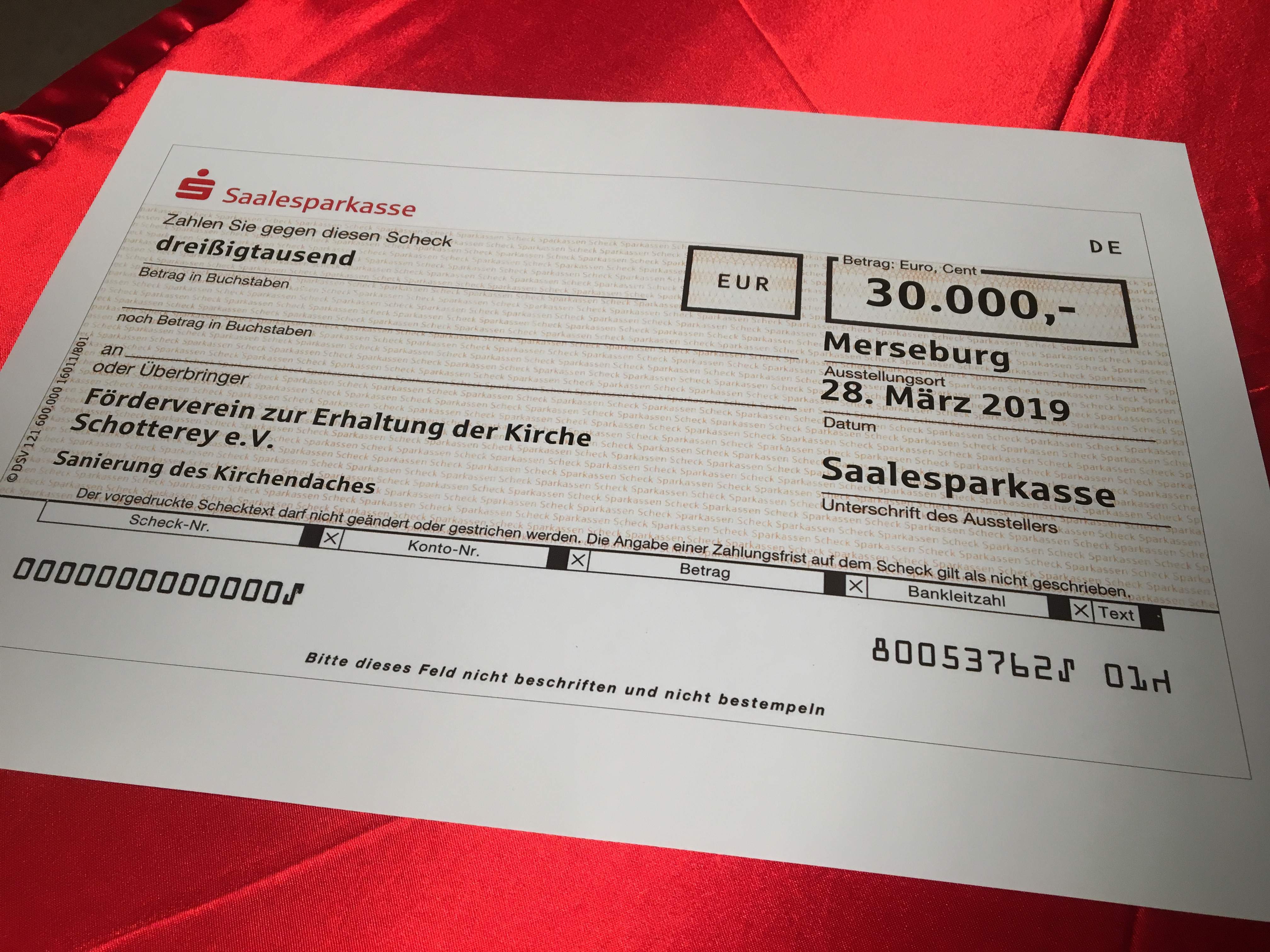 Schotter für Schotterey - Saalesparkasse spendet 30.000 €